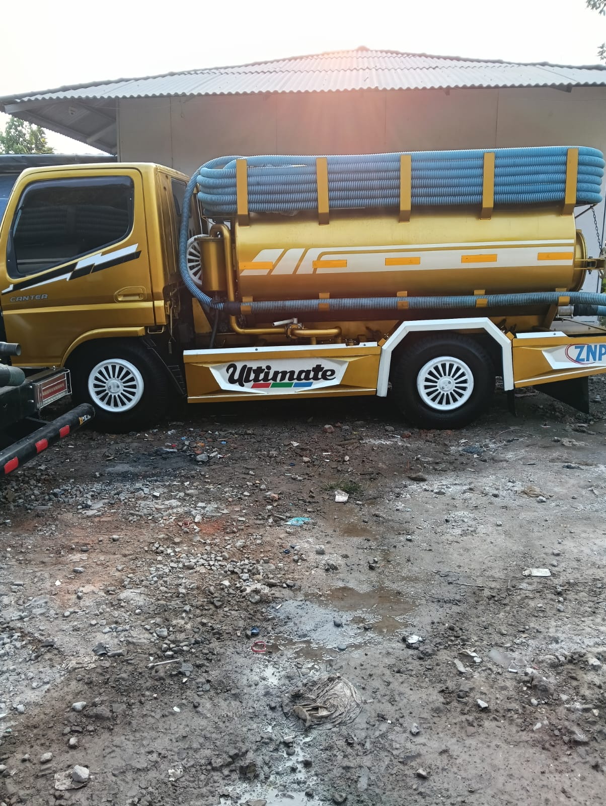 Truk Vacuum Medium